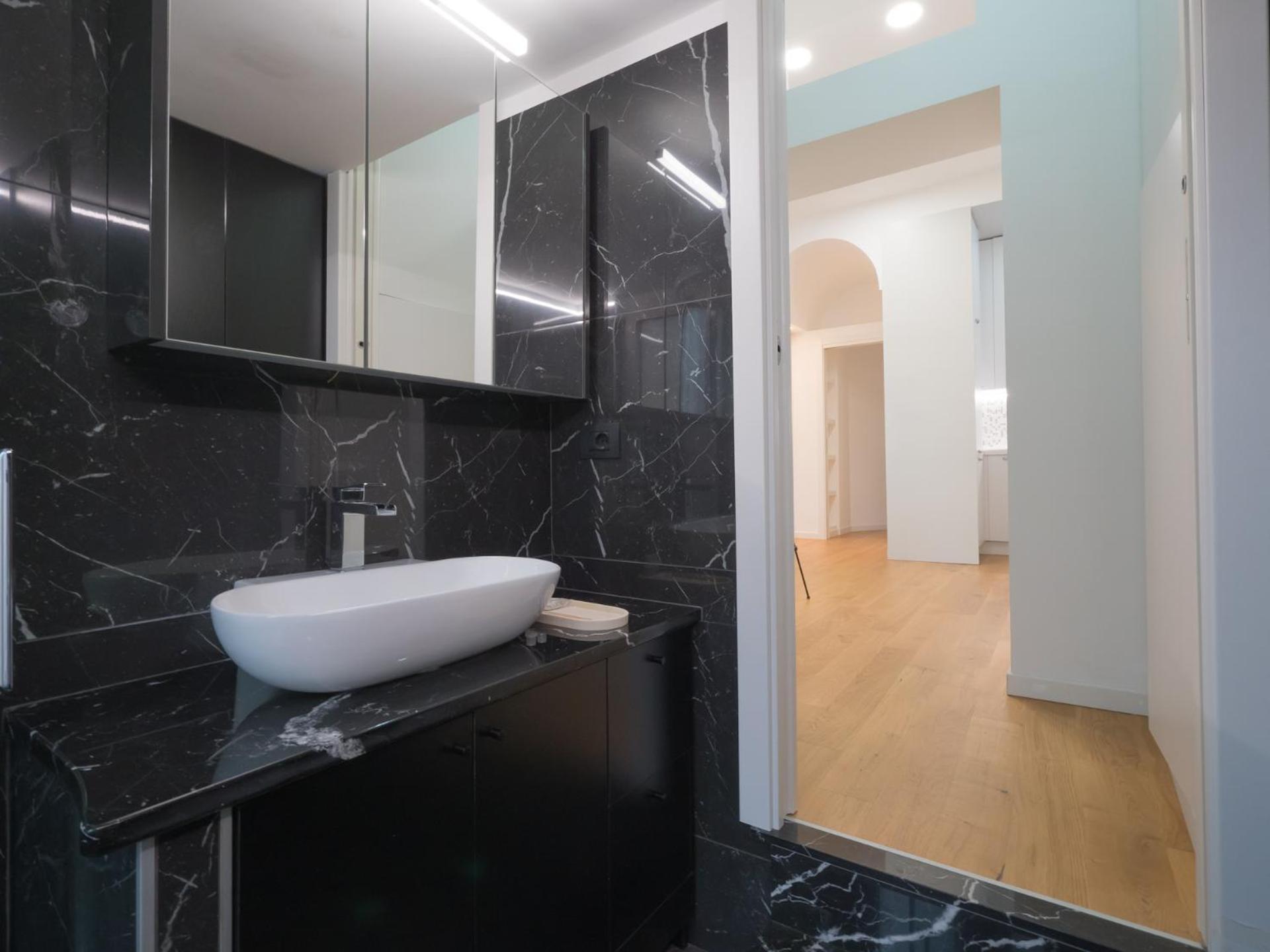 Isola-garibaldi Newly Renovated 1 Bedroom By Rentopolis Milan